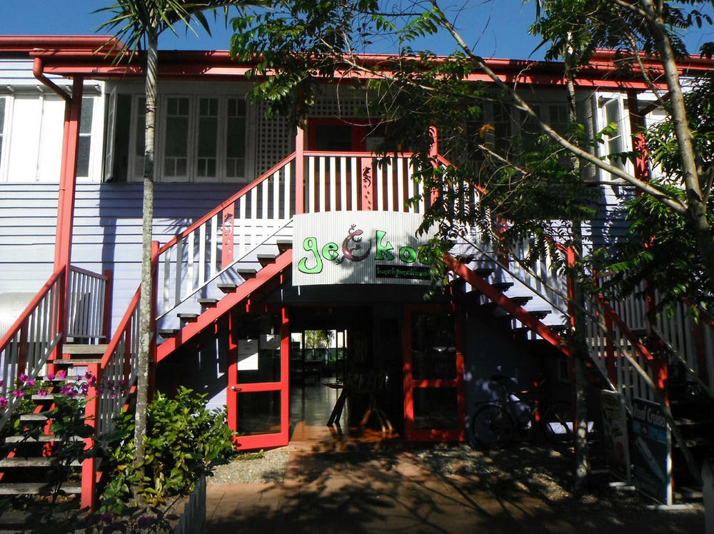 凯恩斯壁虎背包客酒店 凱恩斯 外观 照片 The former home of the Australian Institute of Tropical Medicine, now the Australian Institute of Tropical Medicine Museum