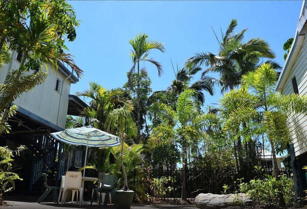 凯恩斯壁虎背包客酒店 凱恩斯 外观 照片 The courtyard at the Old Museum Building